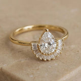 Diamond Teardrop Ring Gold