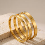 Essential Bangle Gold