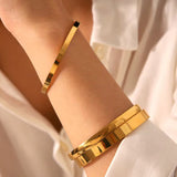 Essential Bangle Gold