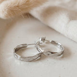 Hammered Creolen Medium Silber