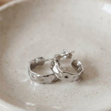 Boucles d'oreilles créoles martelées petit argent