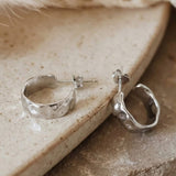 Boucles d'oreilles créoles martelées petit argent