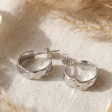 Boucles d'oreilles créoles martelées petit argent