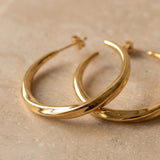 Modern Curved Creolen Gold