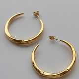 Modern Curved Creolen Gold