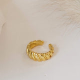 Croissant Earcuff Gold