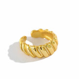 Croissant Earcuff Gold